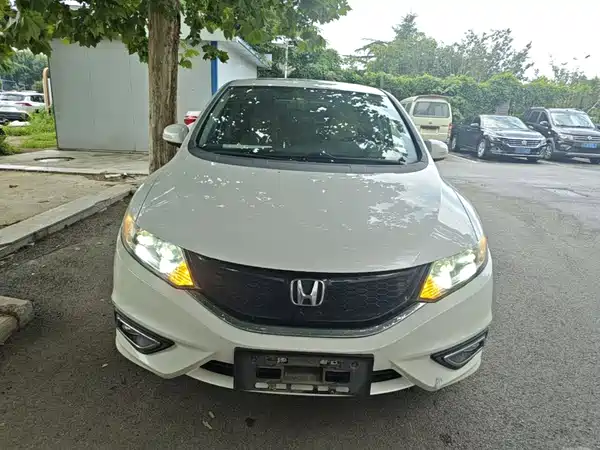 Honda Jade 2016