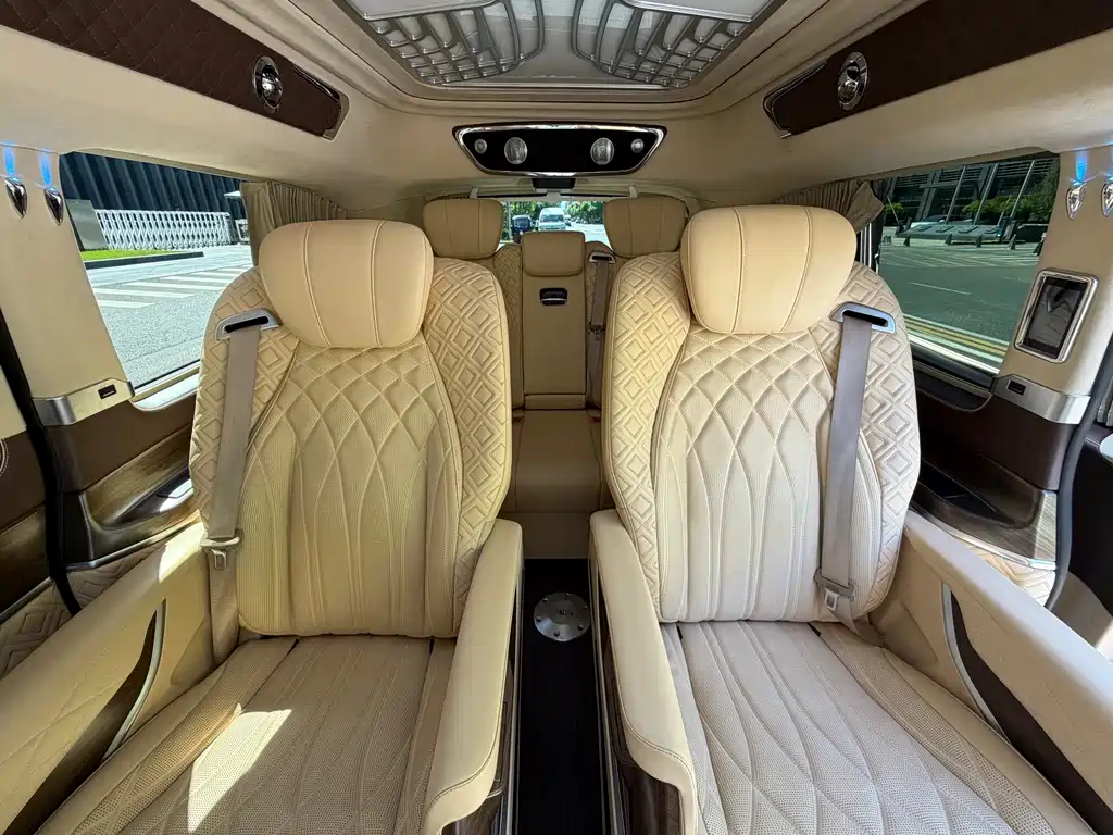 Mercedes-Benz V-Class 2022 — фото 11