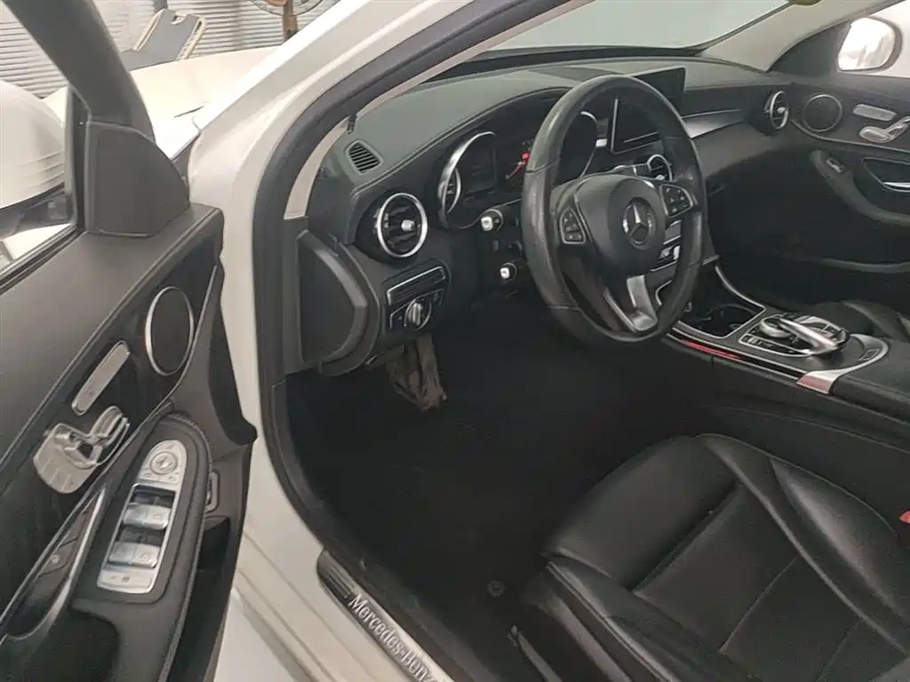 Mercedes-Benz C-Class 2017 — фото 15