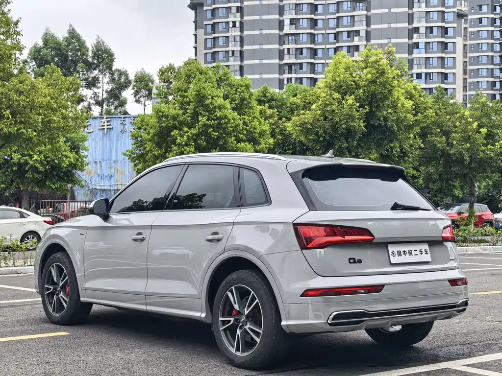 Audi Q5L 2018 — фото 8