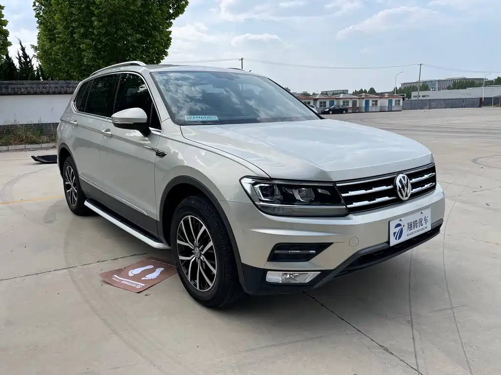 Volkswagen Tiguan L 2017 — фото 2
