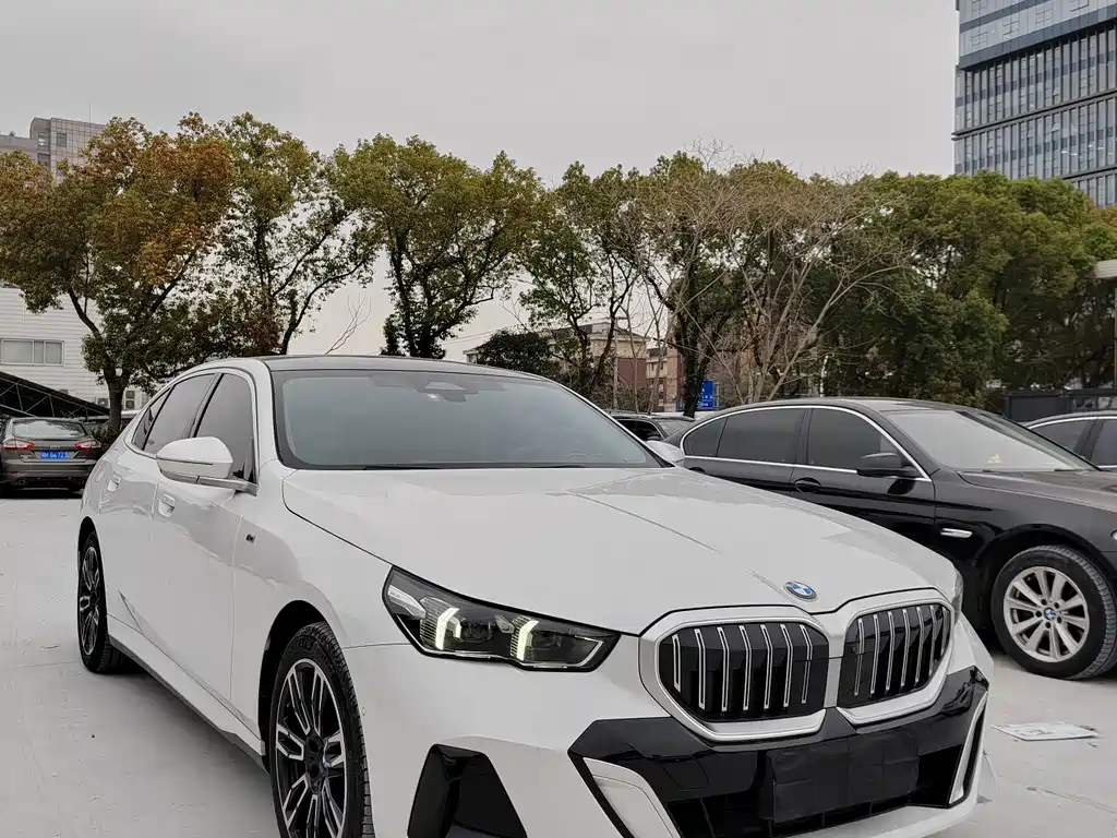 BMW 5 Series 2025
