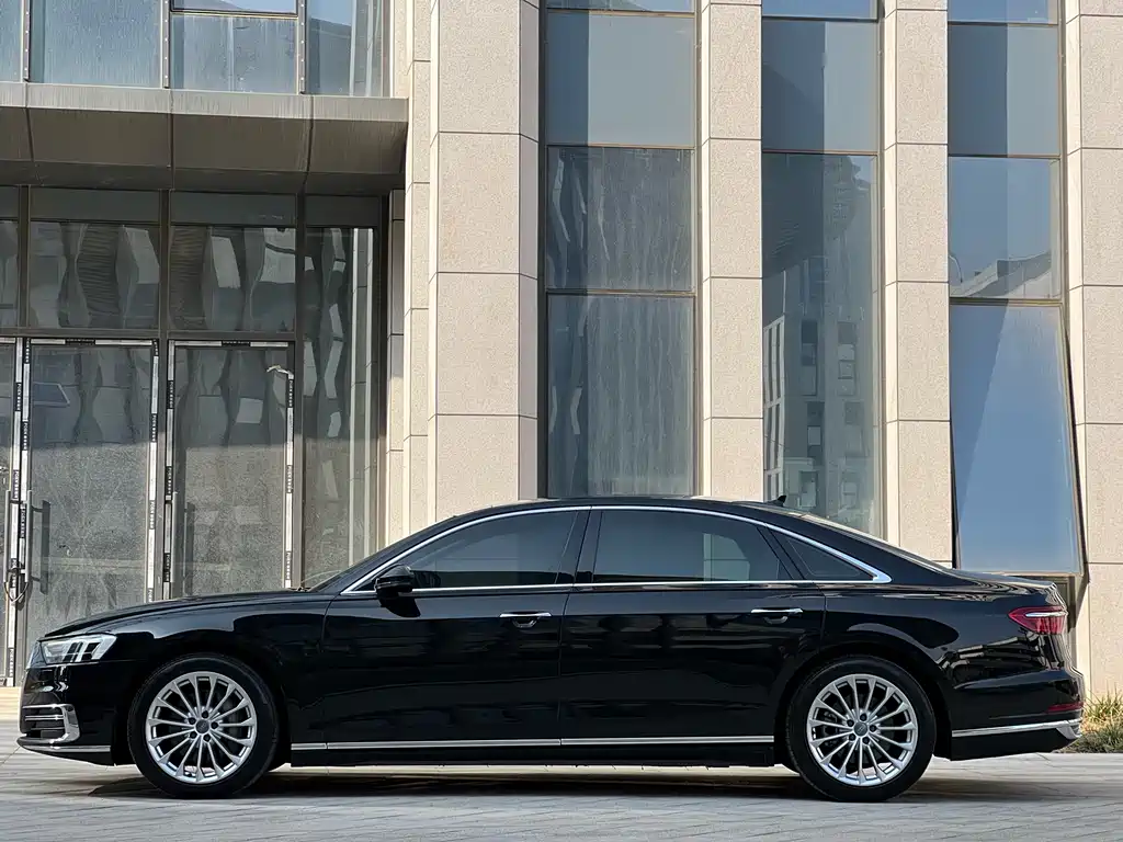 Audi A8 2020 — фото 3