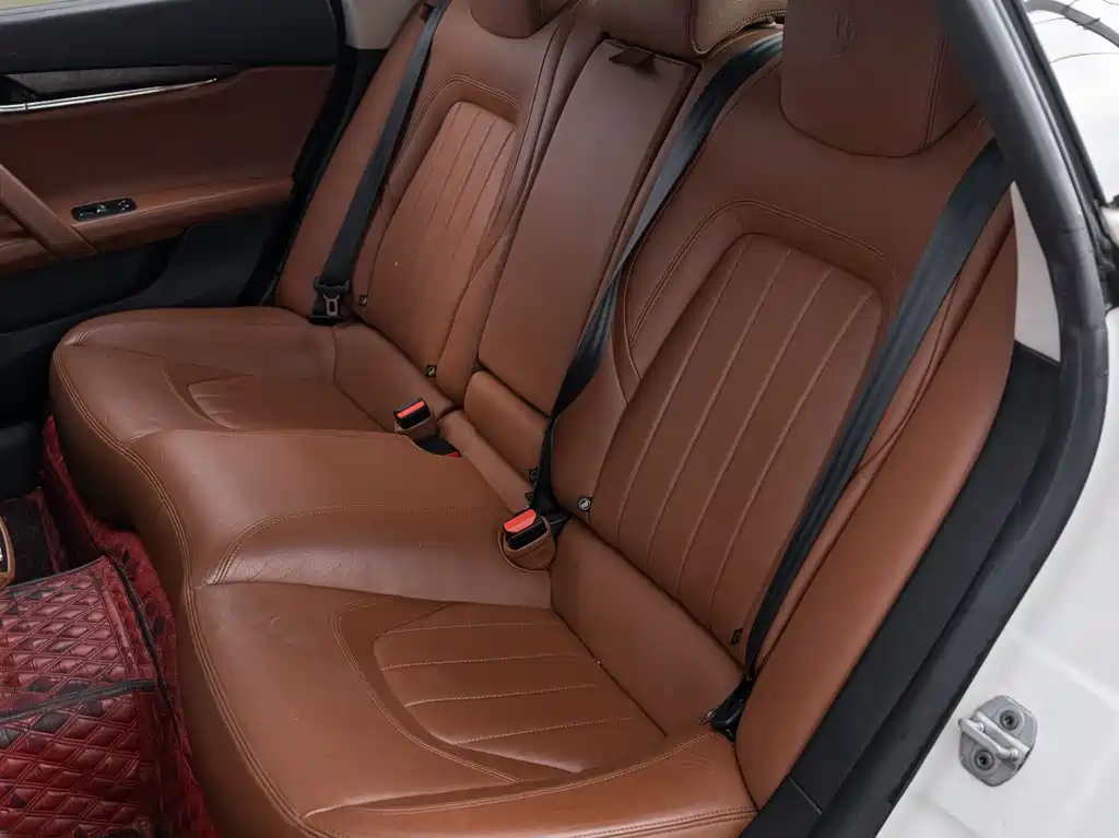 Maserati Quattroporte 2015 — фото 20