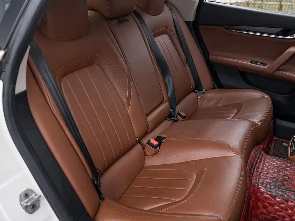 Maserati Quattroporte 2015 — фото 21