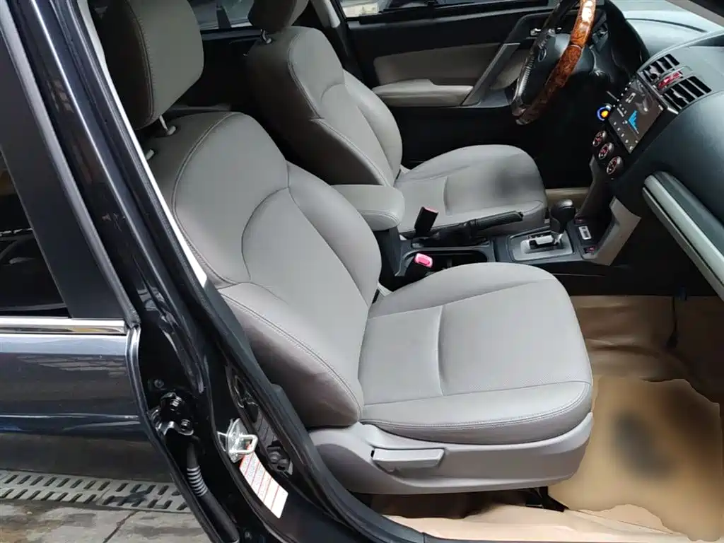 Subaru Forester 2015 — фото 25