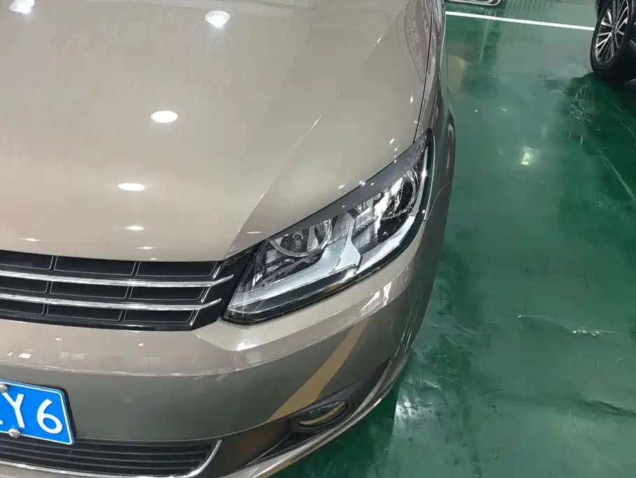 Volkswagen Touran 2016