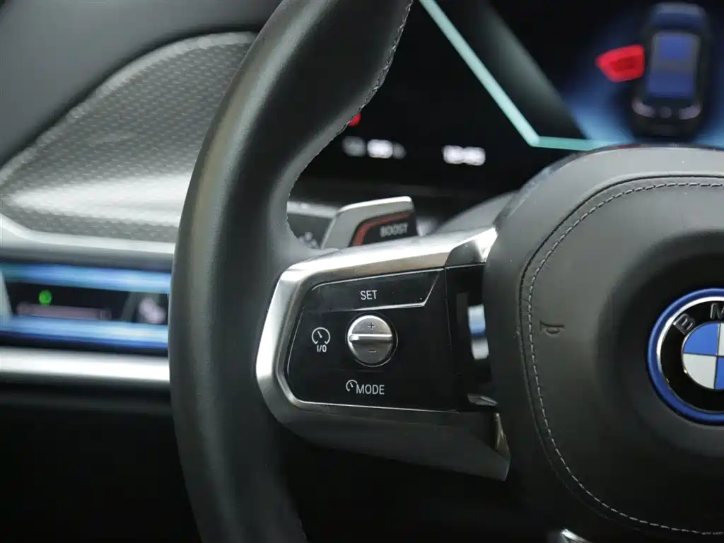 BMW i7 M70L 2023 — фото 15