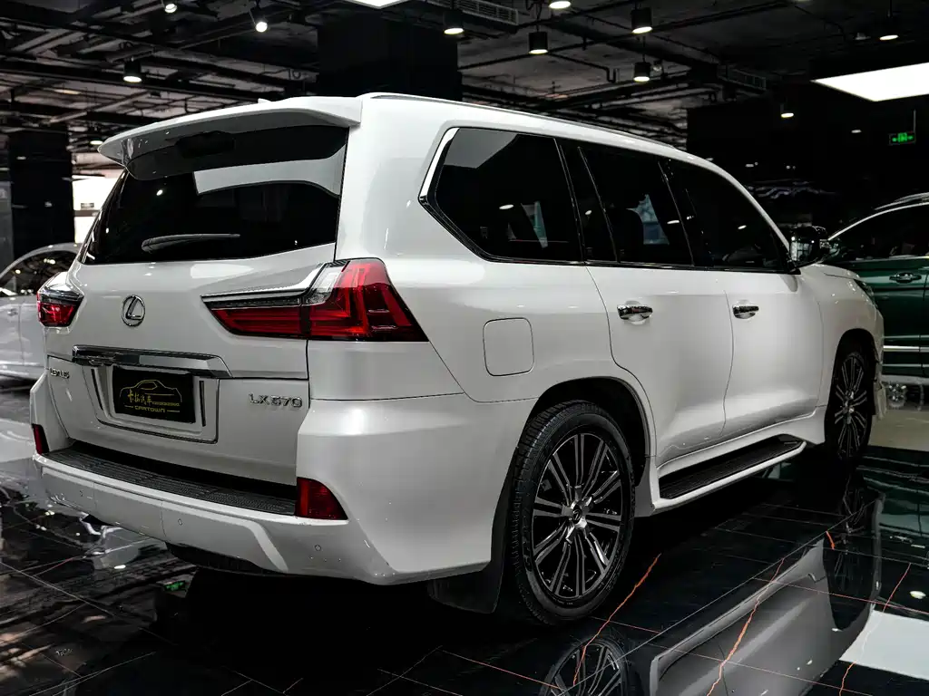 Lexus LX 2020 — фото 10