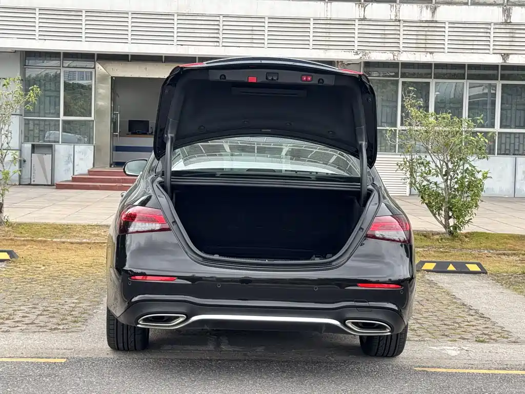 Mercedes-Benz E-Class 2022 — фото 15
