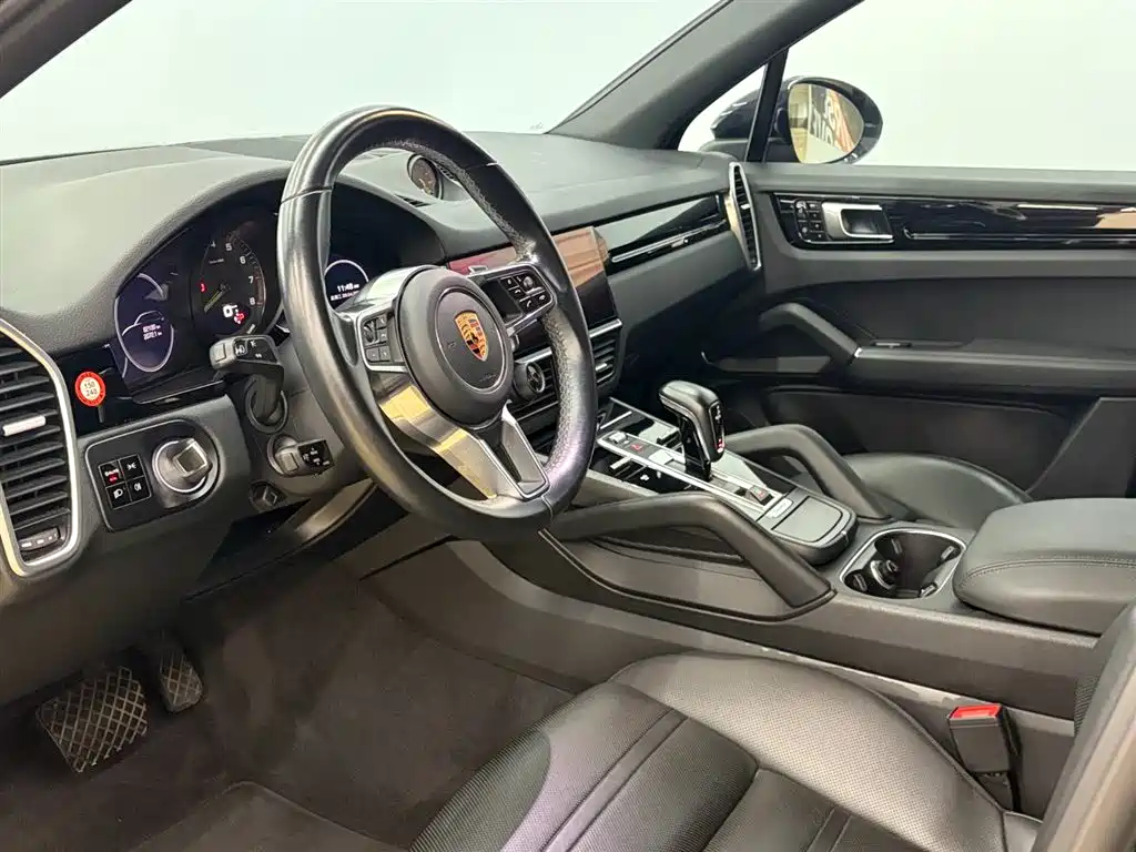 Porsche Cayenne Hybrid 2020 — фото 11