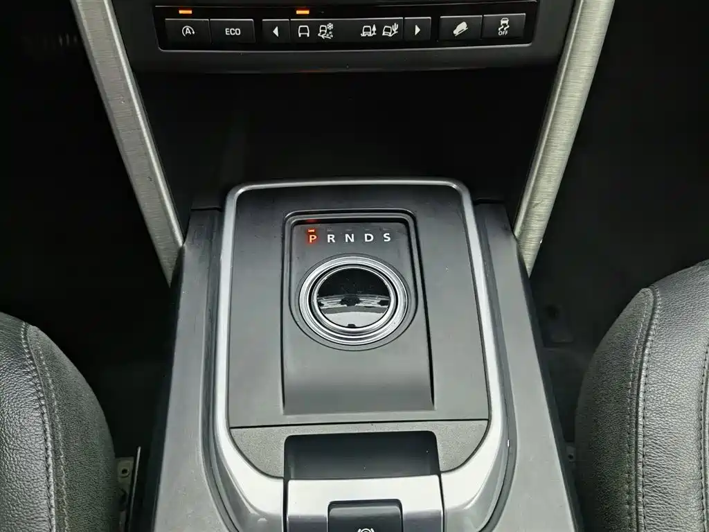 Land Rover Discovery Sport 2016 — фото 13