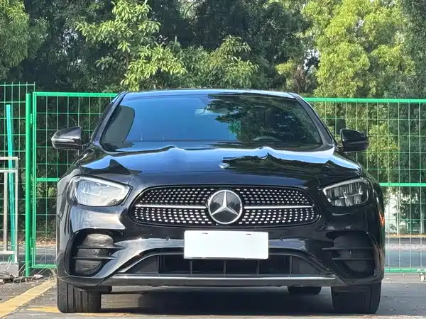 Mercedes-Benz E-Class 2022