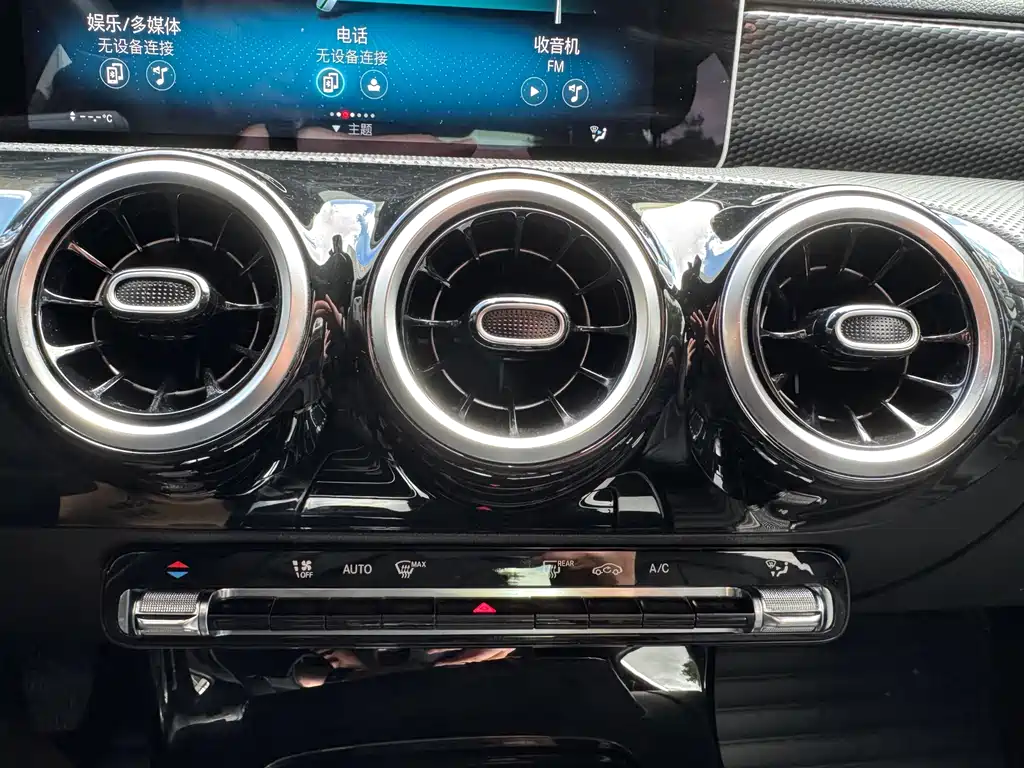 Mercedes-Benz A-Class 2020 — фото 16
