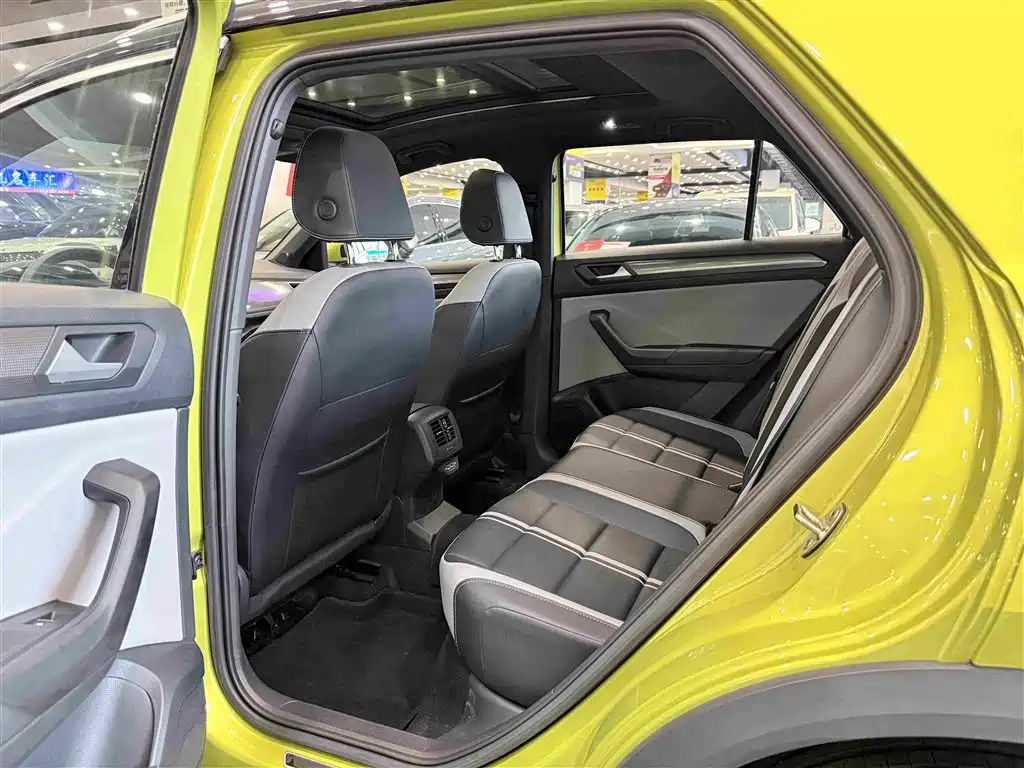 Volkswagen T-Roc 2023