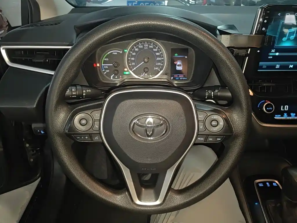 Toyota Corolla 2021 — фото 11