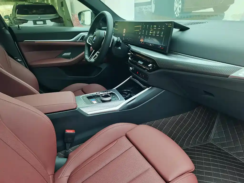 BMW 4 Series 2025 — фото 18