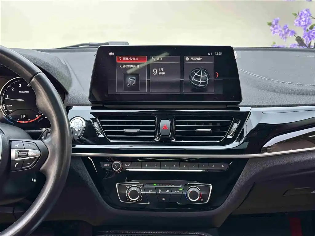BMW 1 Series 2023 — фото 17