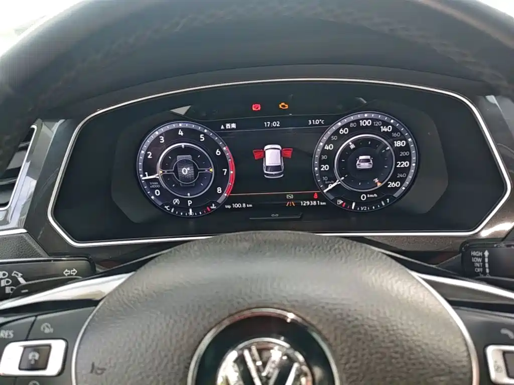 Volkswagen Tiguan 2017 — фото 12