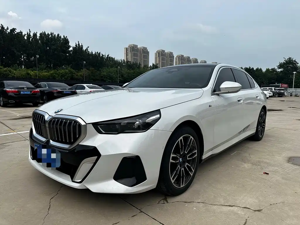 BMW 5 Series 2025