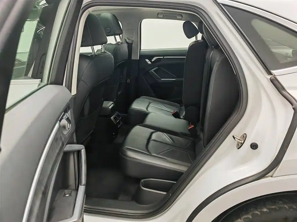 Audi Q3 Sportback 2021 — фото 15