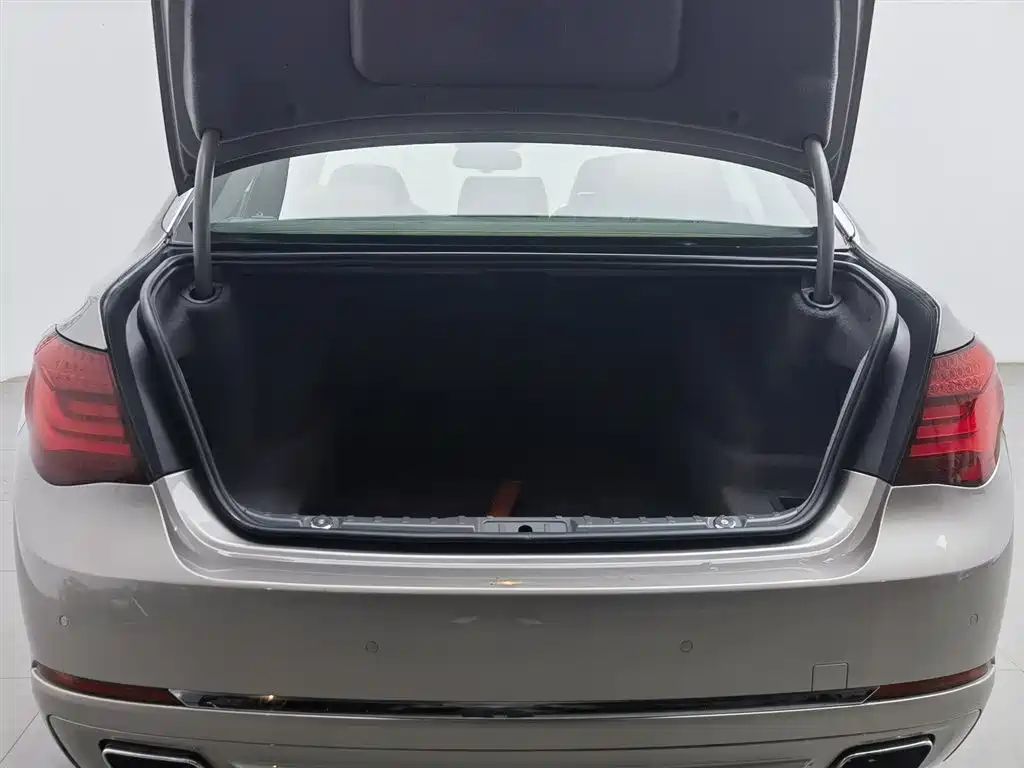 BMW 7 Series 2014 — фото 16