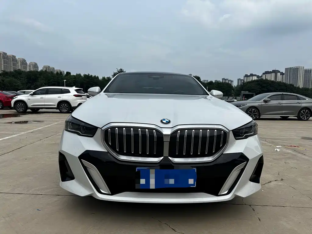 BMW 5 Series 2025