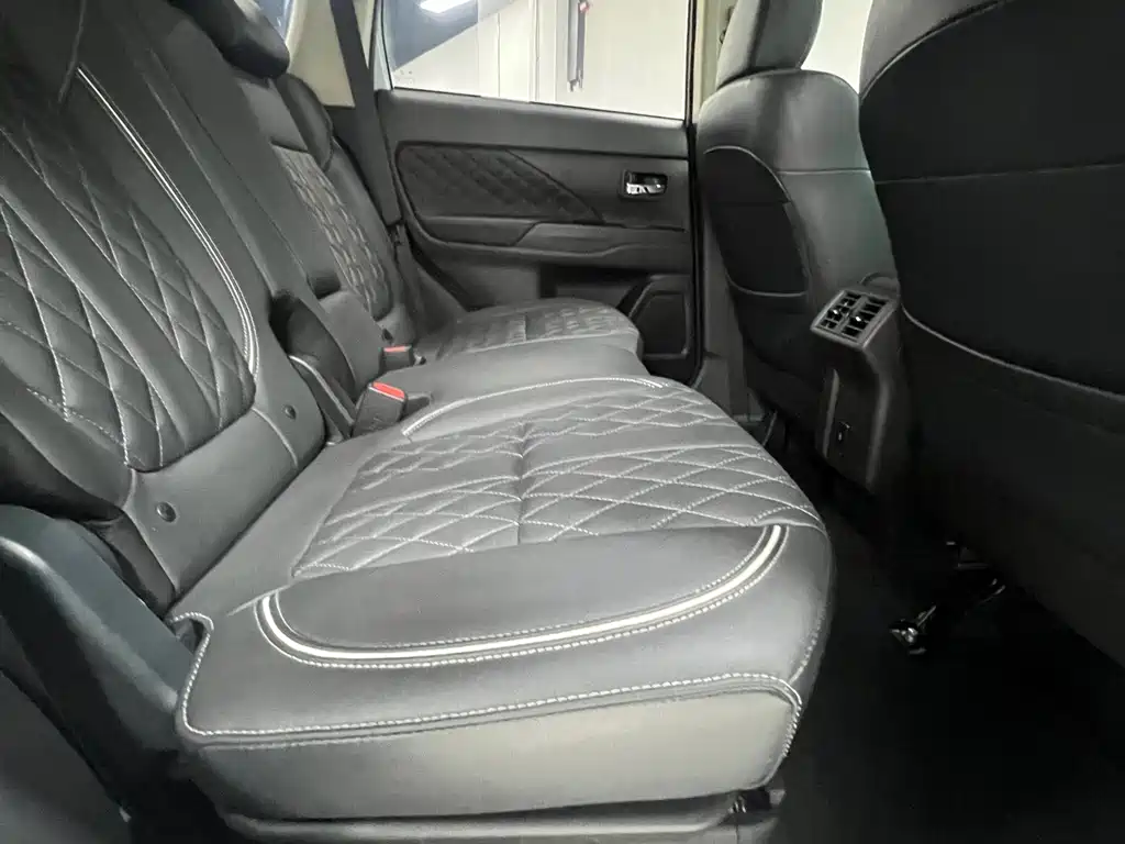 Mitsubishi Outlander 2022 — фото 14