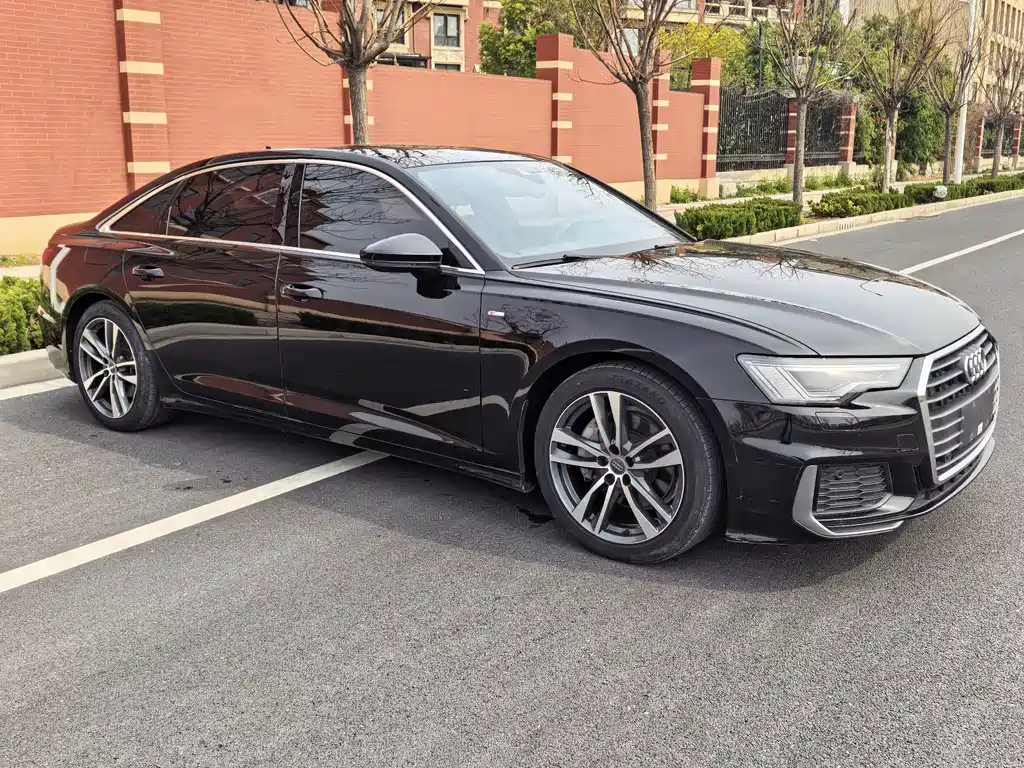Audi A6L 2022