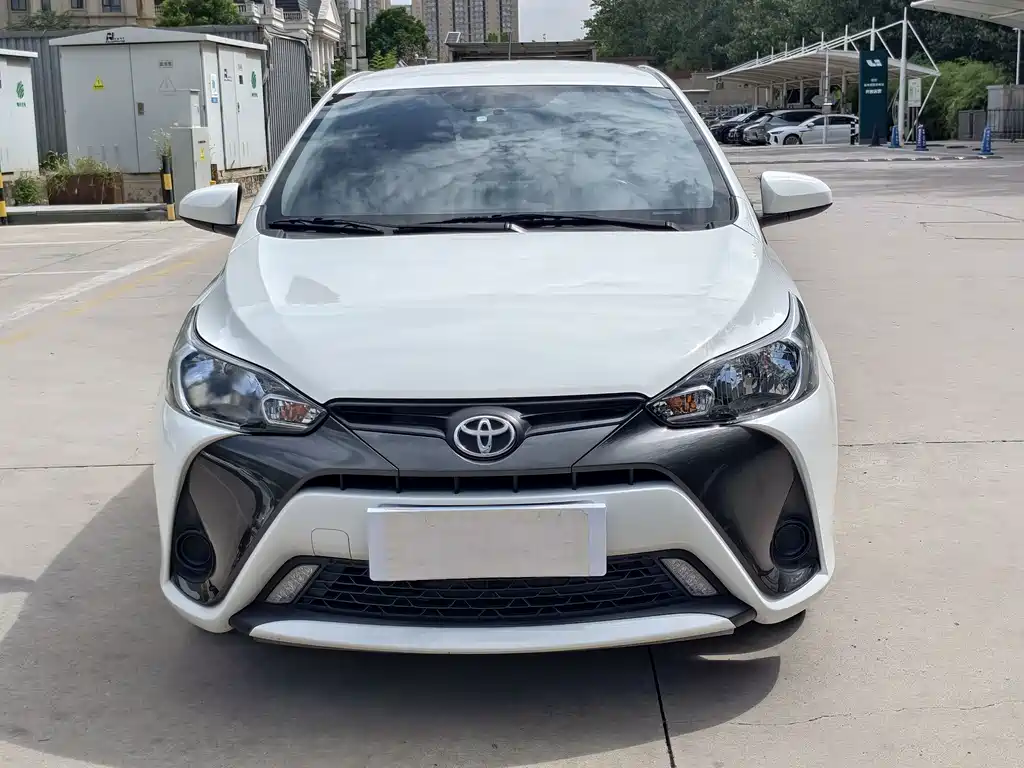 Toyota Yaris L 2023