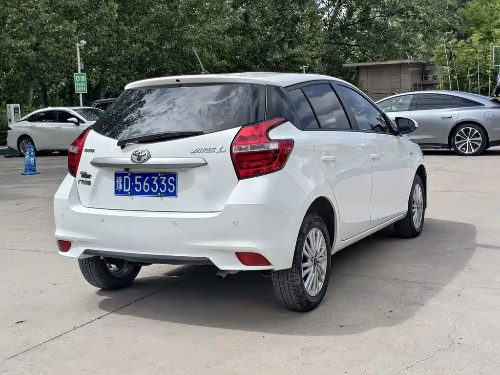 Toyota Yaris L 2023
