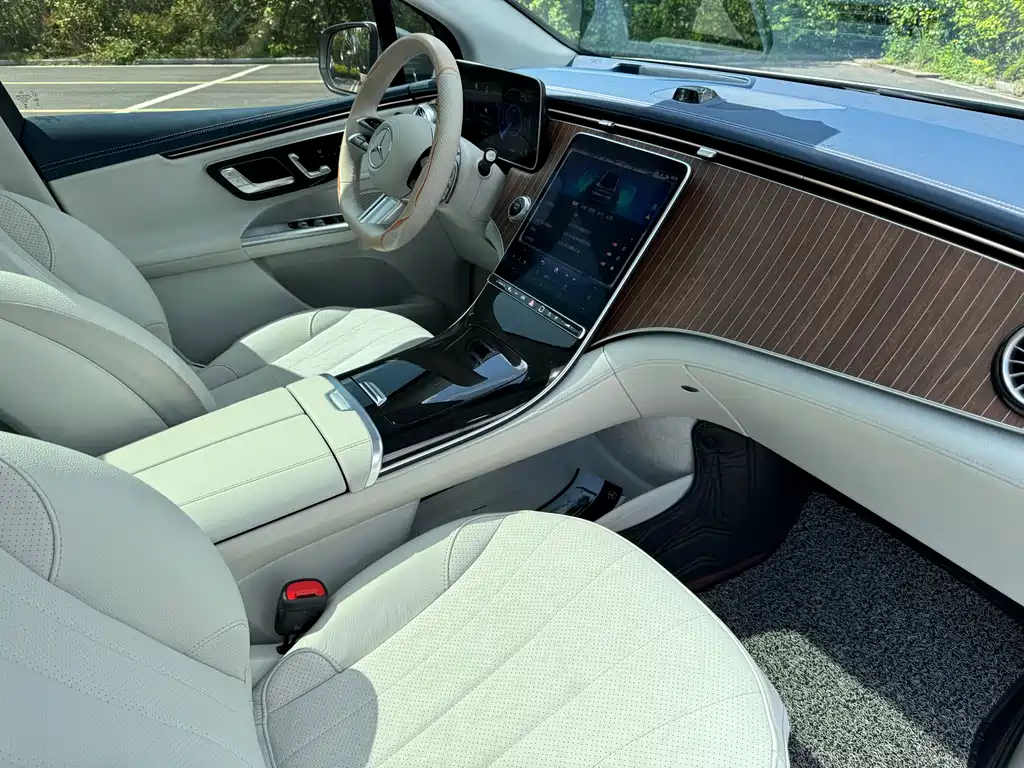 Mercedes-Benz EQE SUV 2023 — фото 11