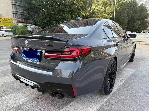 BMW M5 2021