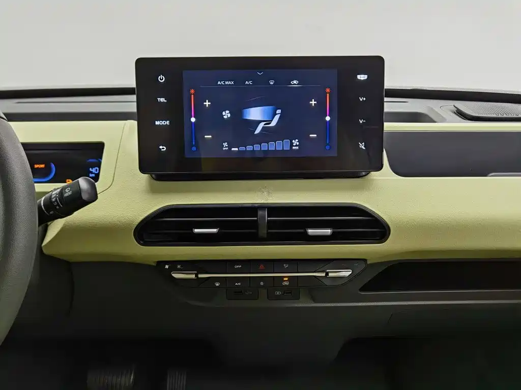 Geely Galaxy Panda 2025 — фото 12