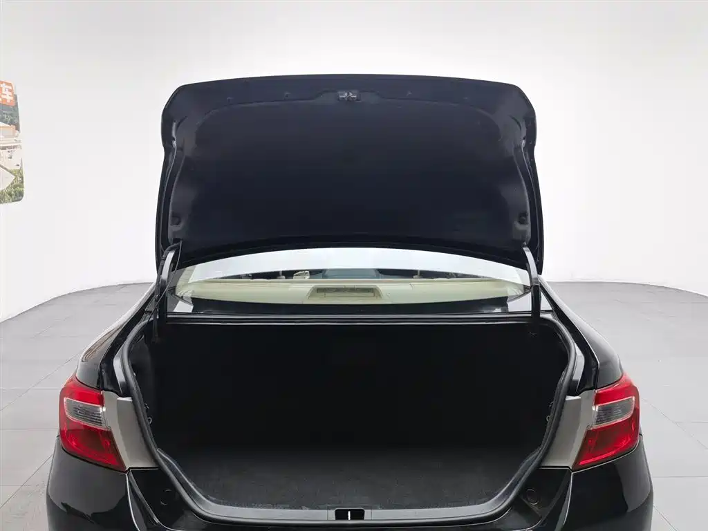 Toyota Camry 2012 — фото 16