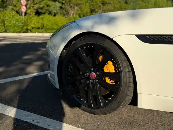 Jaguar F-TYPE 2019