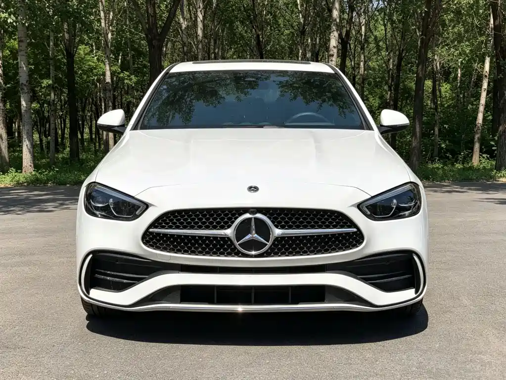 Mercedes-Benz C-Class 2024