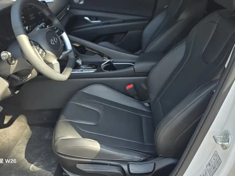 Hyundai Elantra 2023