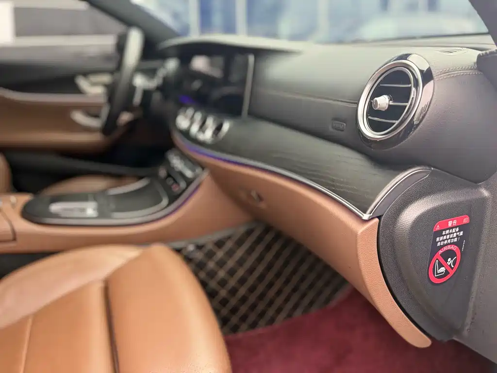Mercedes-Benz E-Class 2023 — фото 21