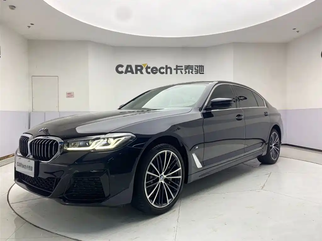 BMW 5 Series 2021 — фото 1