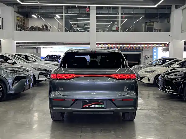 BYD Tang L 2026