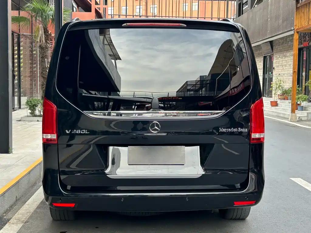 Mercedes-Benz V-Class 2024 — фото 24