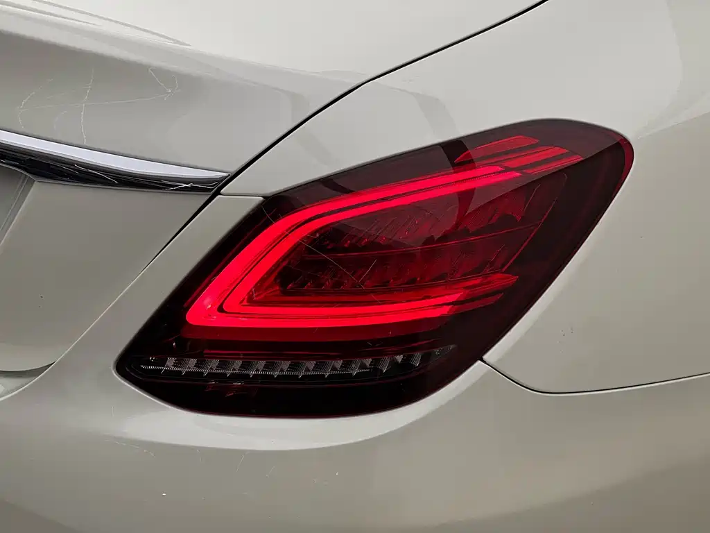 Mercedes-Benz C-Class 2019 — фото 19