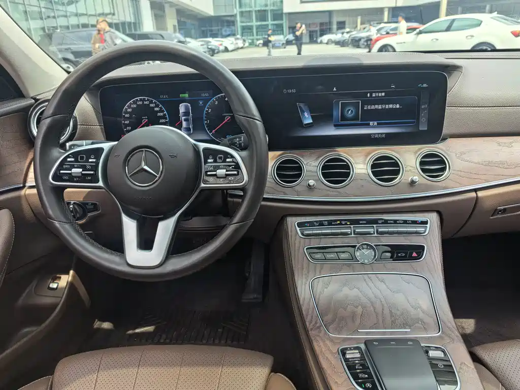 Mercedes-Benz E-Class 2020 — фото 12