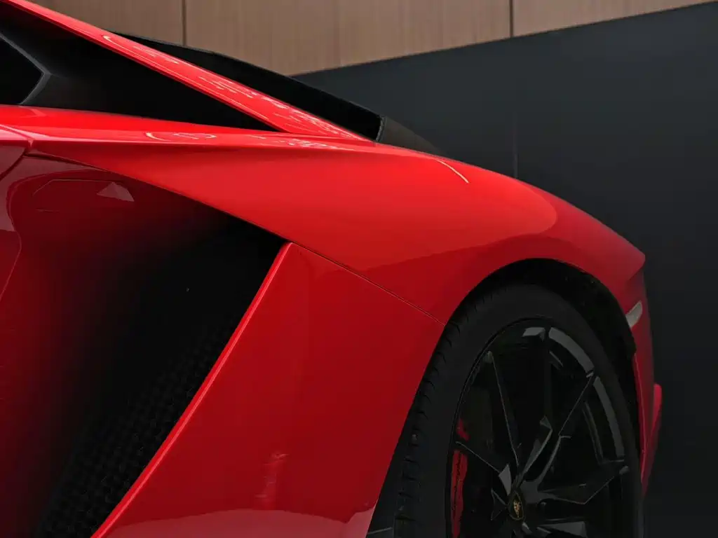 Lamborghini Aventador 2017 — фото 20