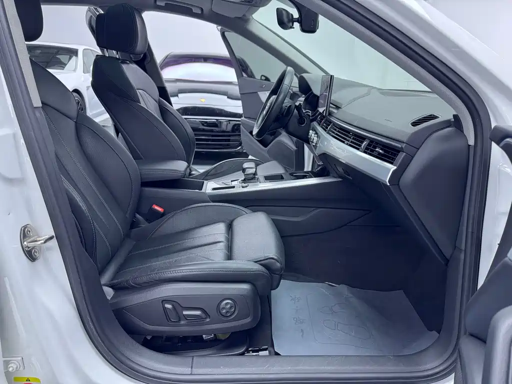 Audi A4L 2022 — фото 11