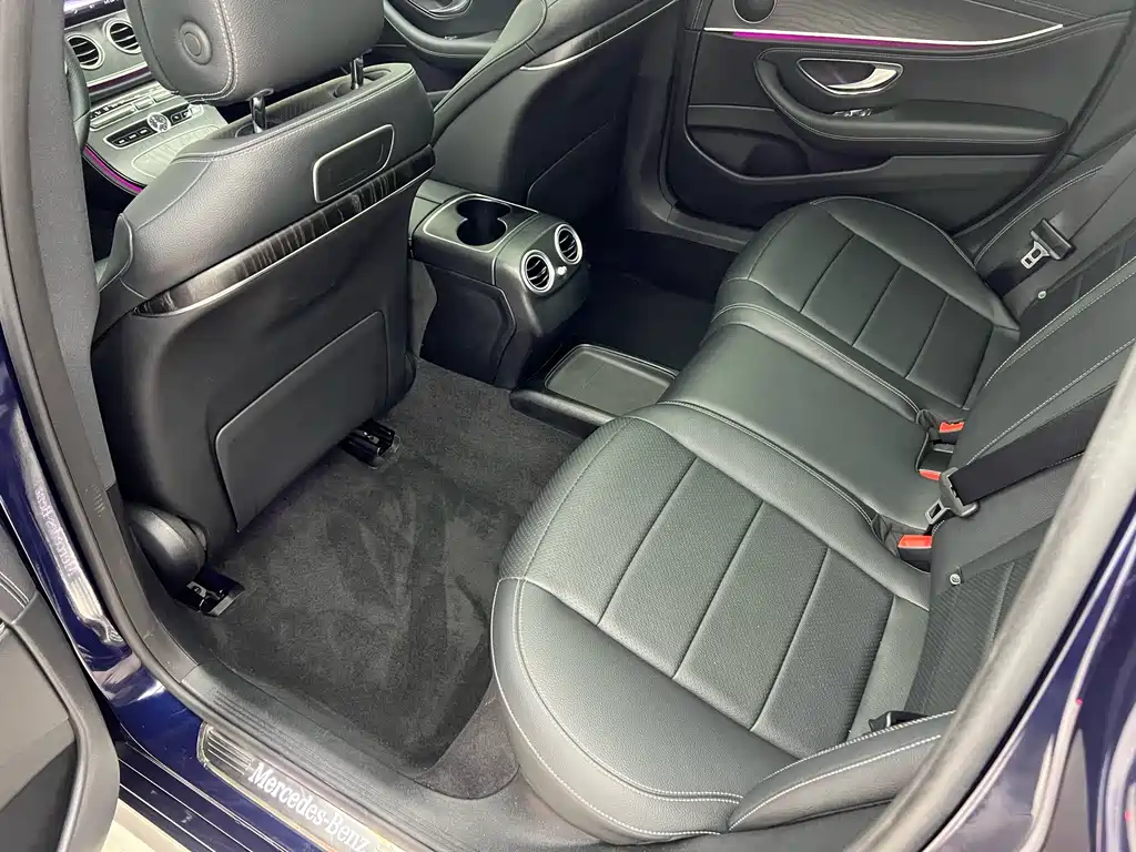 Mercedes-Benz E-Class 2019 — фото 11