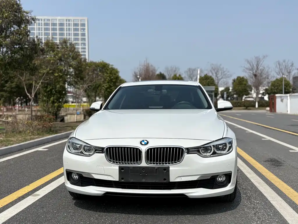 BMW 3 Series 2018 — фото 2