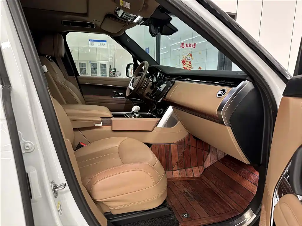 Land Rover Range Rover 2023 — фото 18