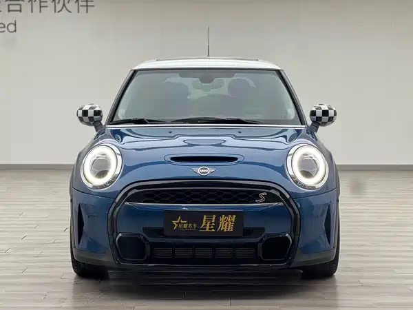 MINI MINI 2022
